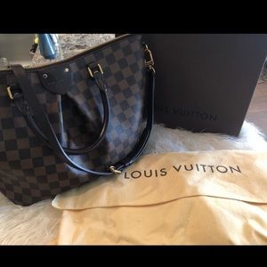 Brand New Louis Vuitton Purse